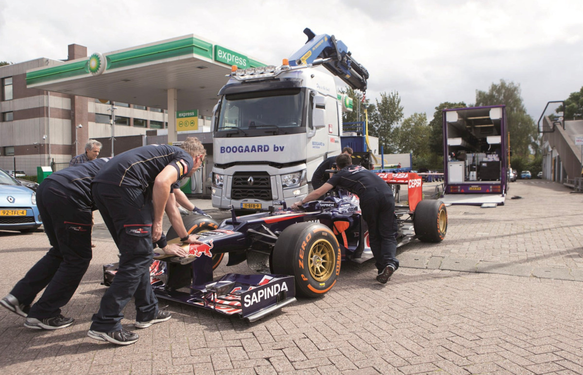 transportmaxverstappen130.jpg